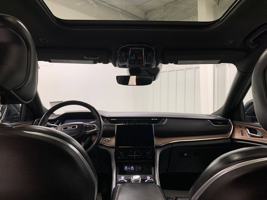 Used 2023 Jeep Grand Cherokee L Summit w/ Luxury Tech Group V image 21