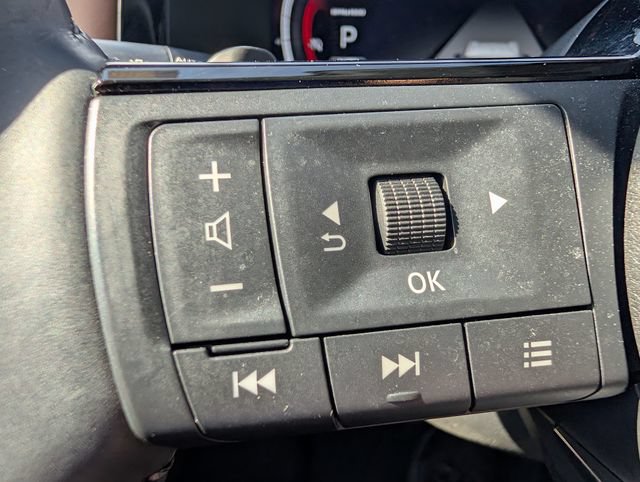Used 2024 Nissan Pathfinder Platinum AWD/4WD image 17
