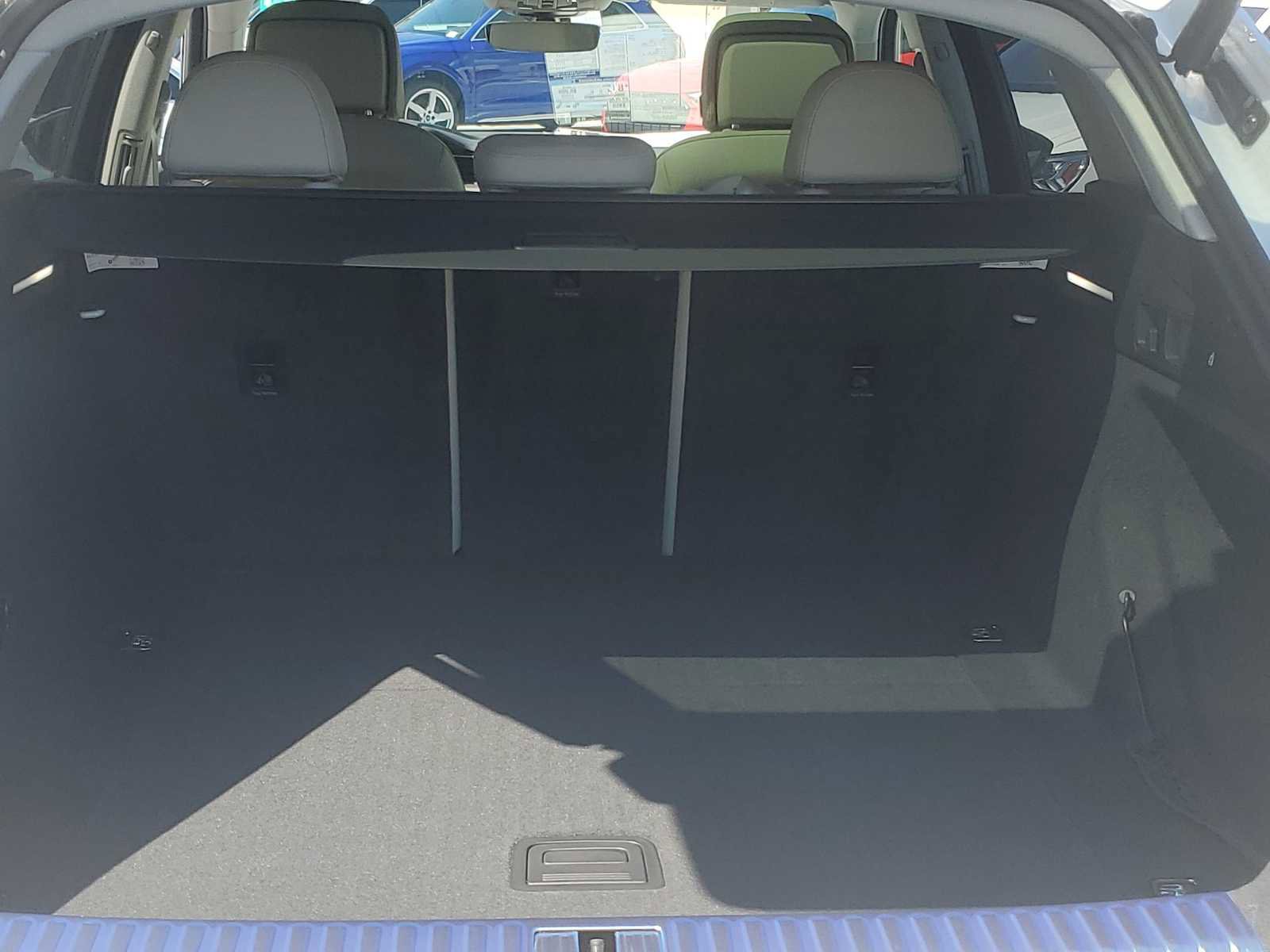 Certified 2024 Audi Q8 e-tron Premium Plus w/ Premium Plus Package AWD/4WD image 28