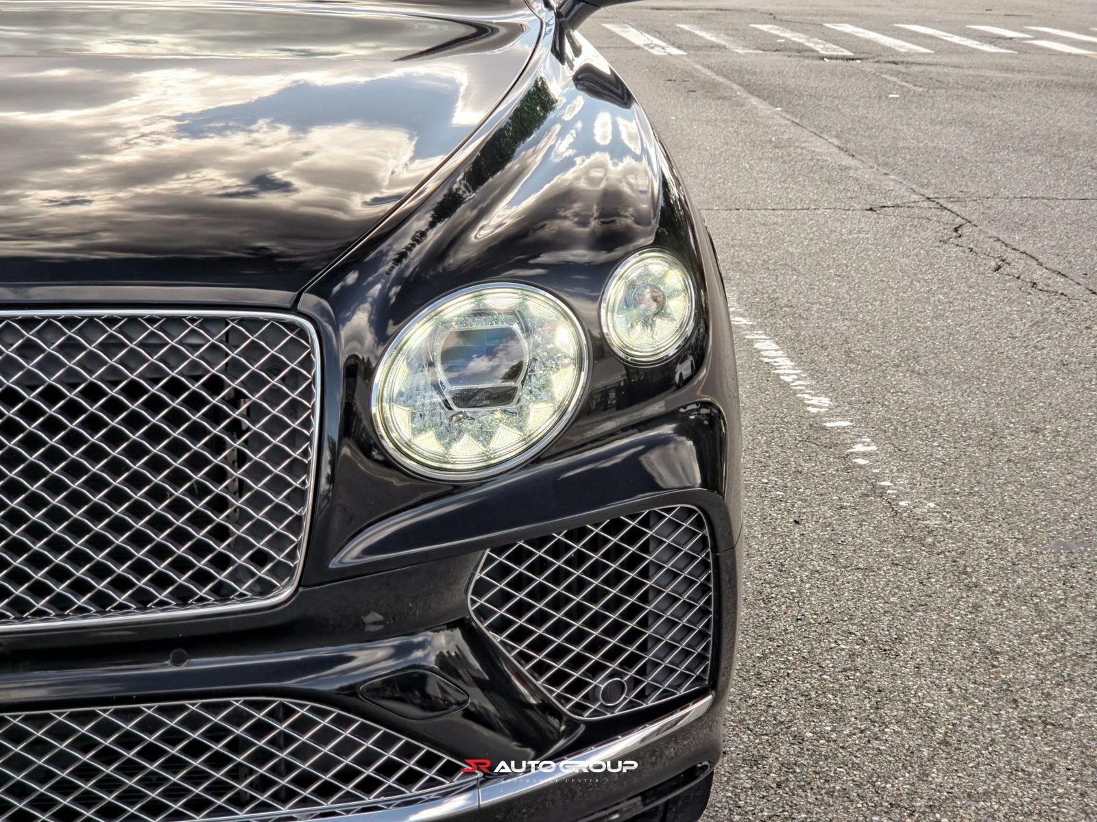 Used 2021 Bentley Bentayga AWD/4WD image 17