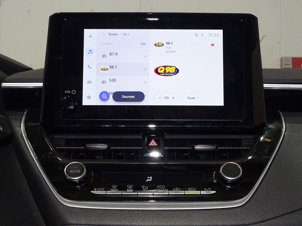 Used 2023 Toyota Corolla LE image 28