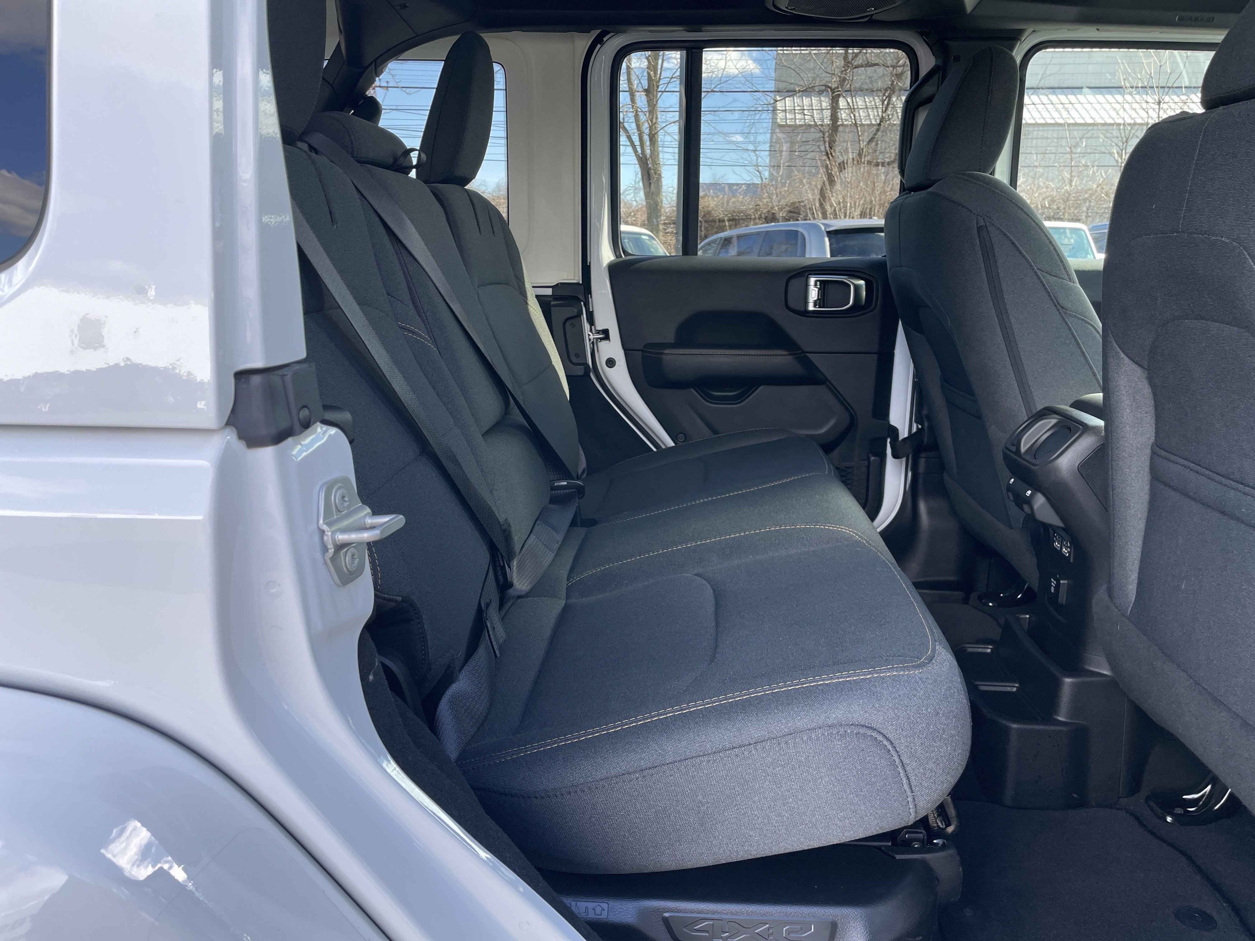 Used 2025 Jeep Wrangler Sahara image 17