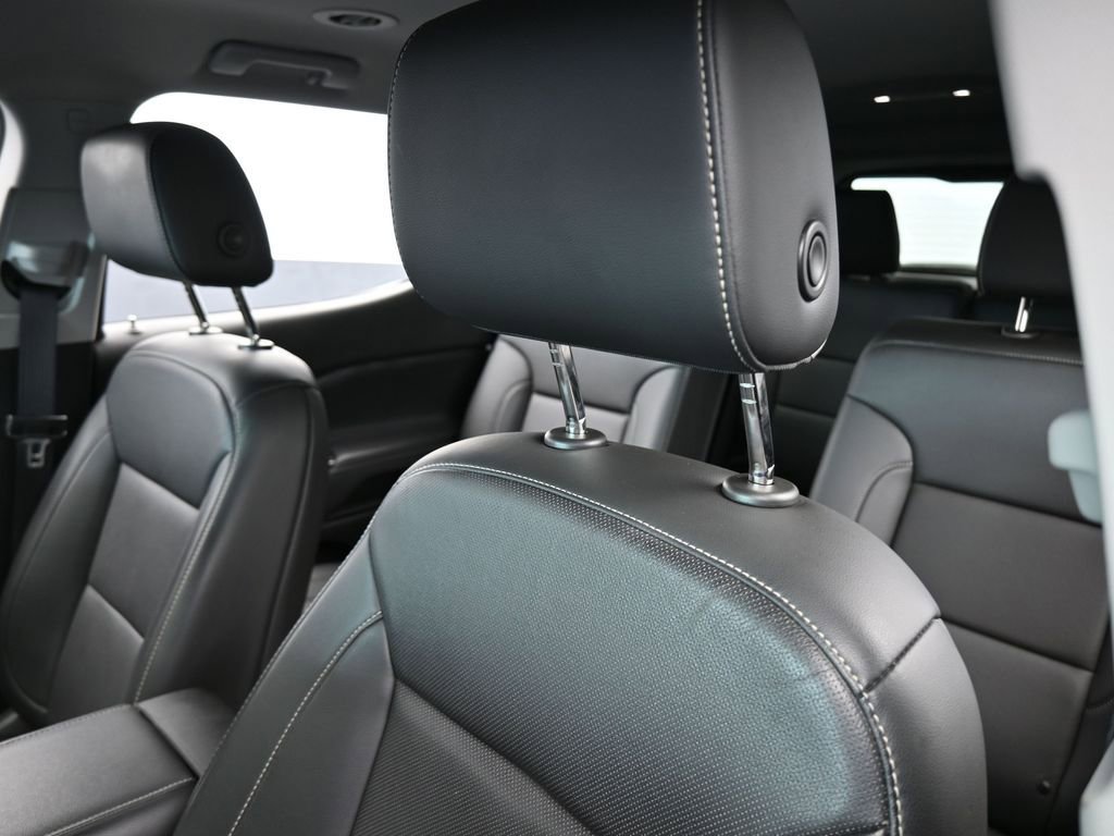 Used 2021 GMC Acadia SLT image 15