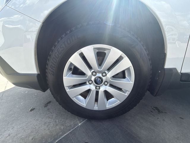Used 2017 Subaru Outback 2.5i AWD/4WD image 10