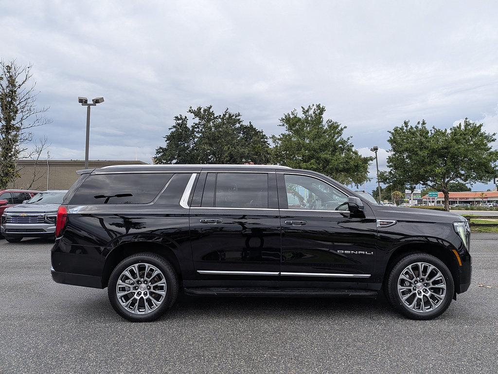 Certified 2025 GMC Yukon XL Denali AWD/4WD image 2