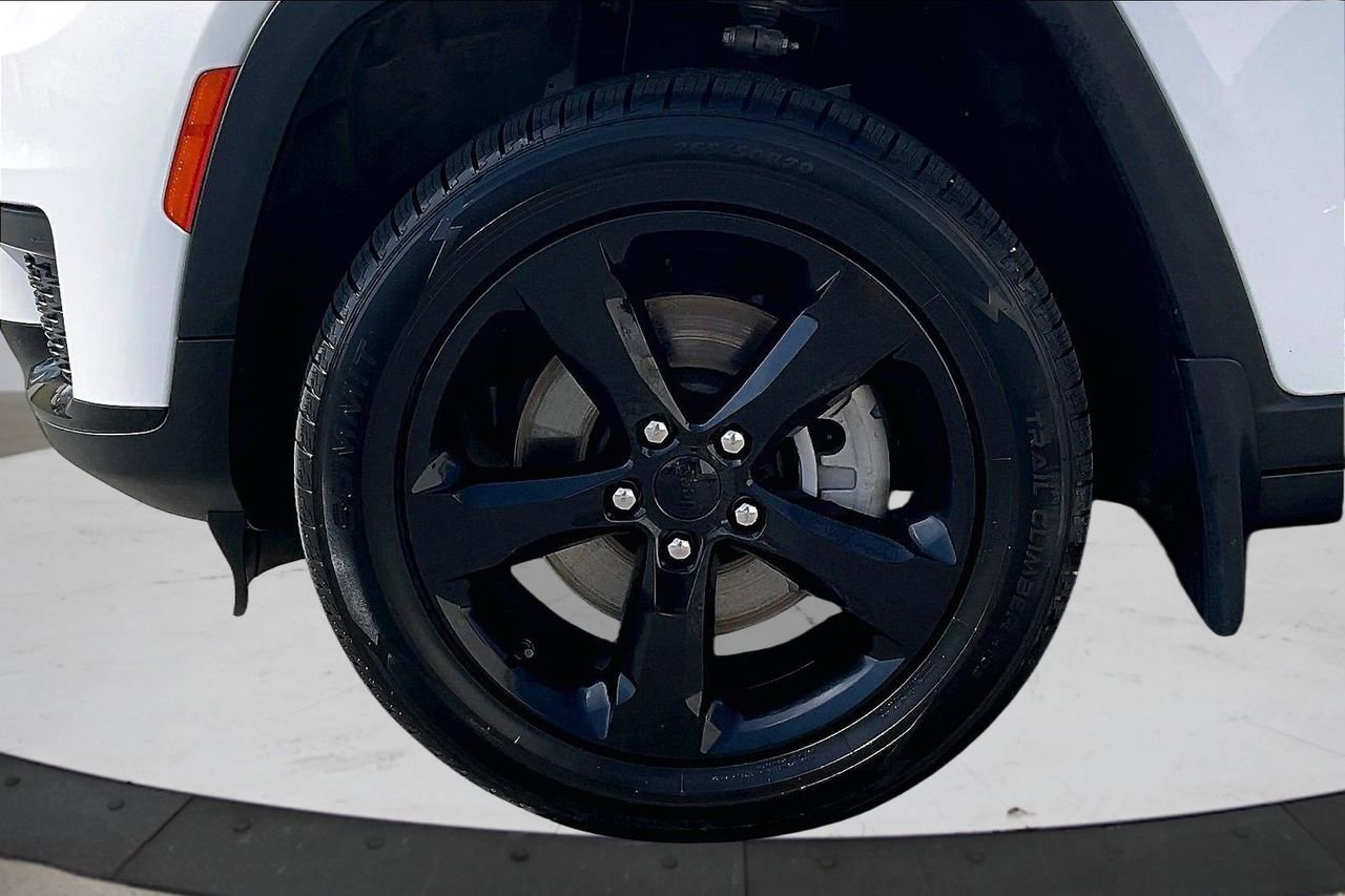 Certified 2023 Jeep Grand Cherokee L Laredo image 35