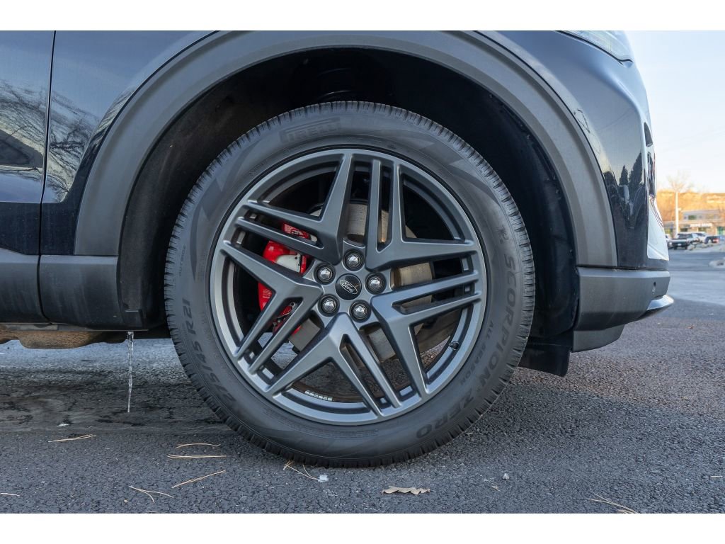 Used 2025 Ford Explorer ST-Line w/ ST-Line Street Pack image 9