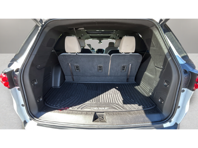 Used 2023 Chevrolet Traverse LT w/ LT Premium Package FWD image 32