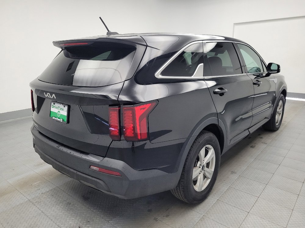 Used 2023 Kia Sorento LX image 9