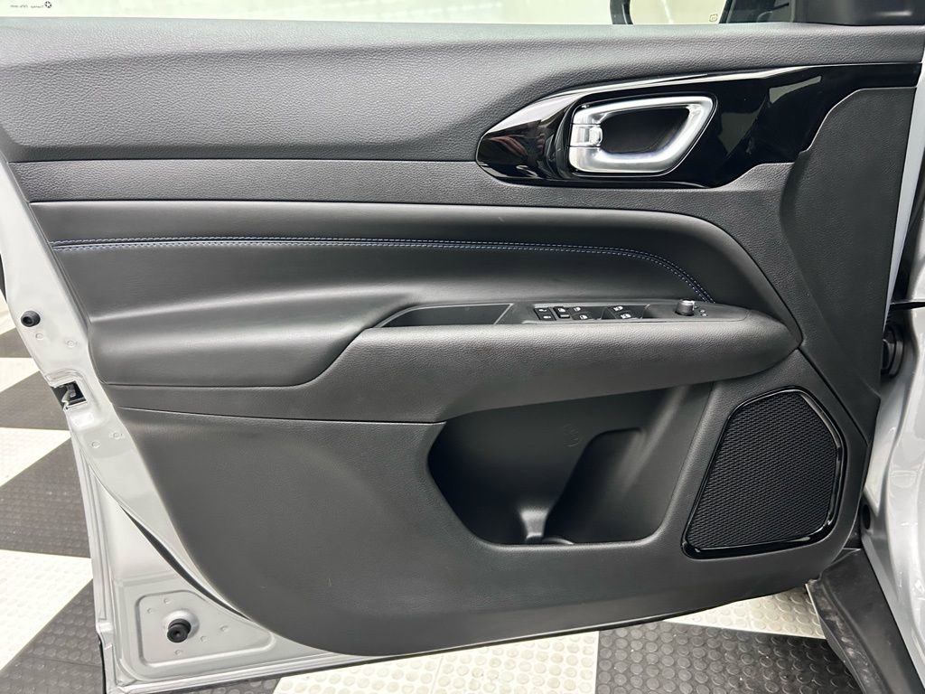 New 2026 Jeep Compass Latitude AWD/4WD image 10