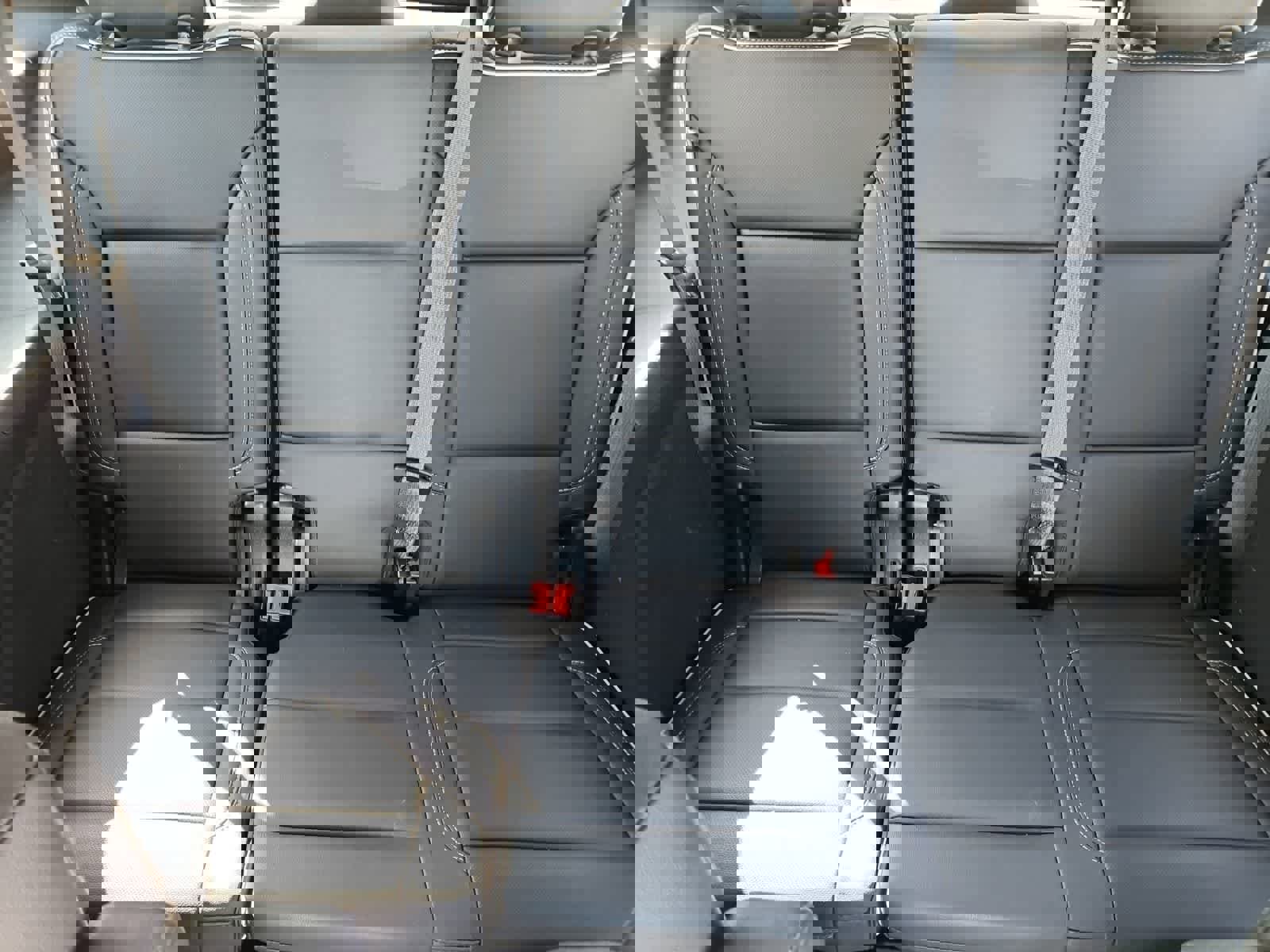 Used 2023 GMC Yukon SLT w/ SLT Premium Package image 29