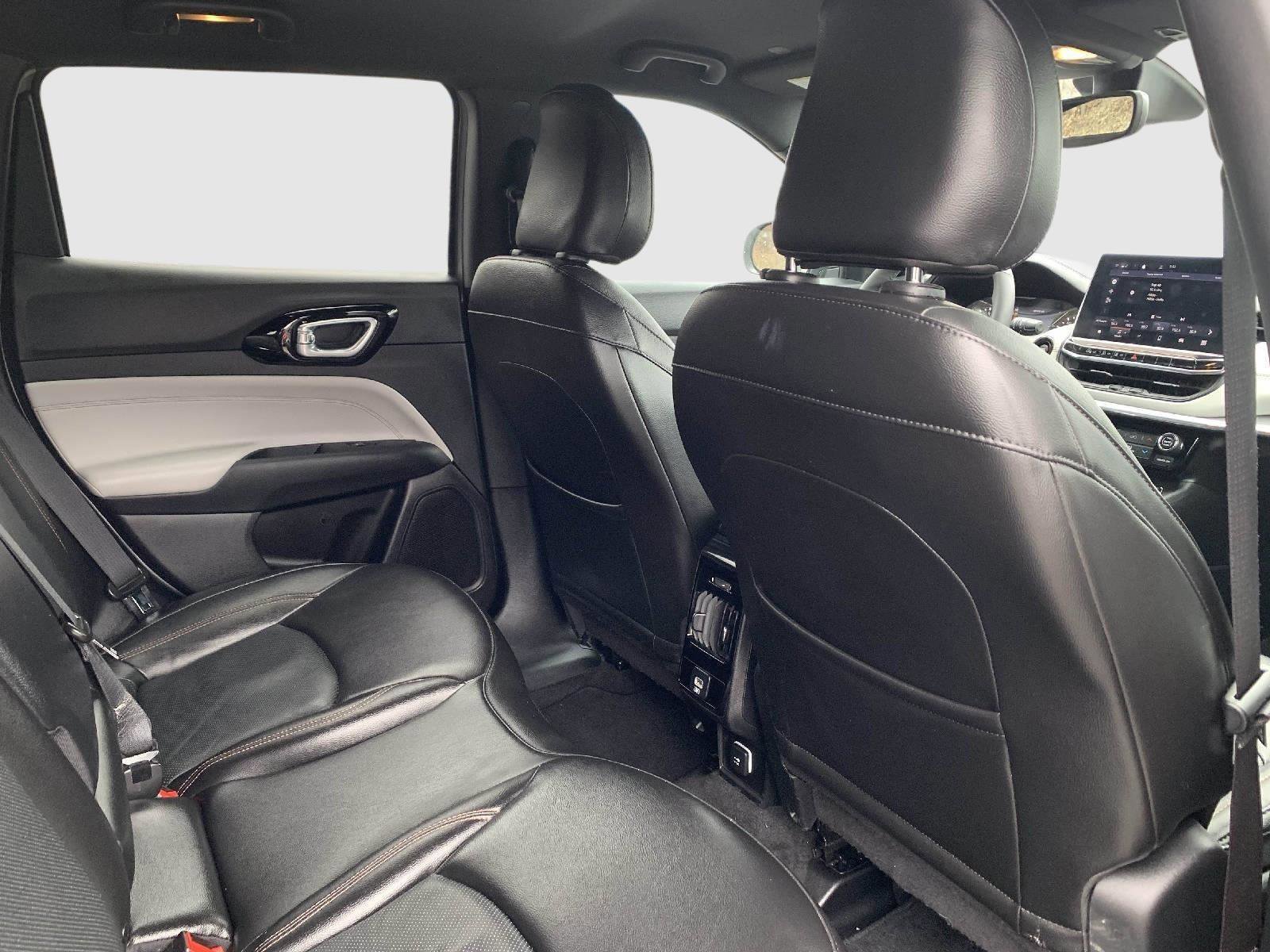 Used 2023 Jeep Compass Limited image 38