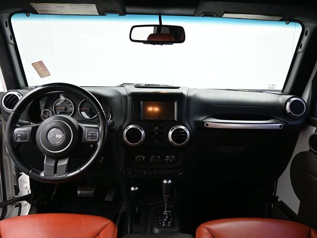 Used 2015 Jeep Wrangler Unlimited Rubicon image 24