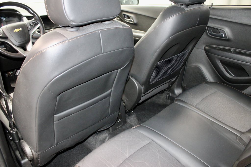 Used 2020 Chevrolet Trax LT w/ Redline Edition image 20