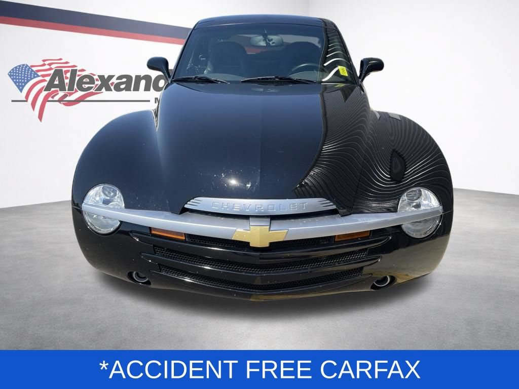Used 2005 Chevrolet SSR w/ Preferred Equipment Group RWD image 2