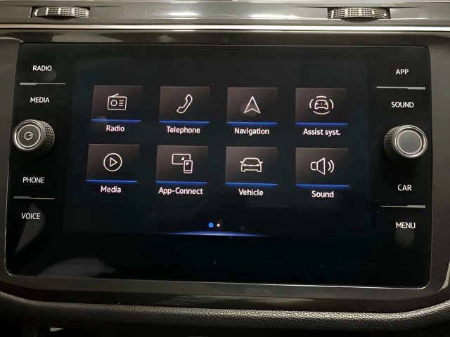 Used 2023 Volkswagen Tiguan SE w/ Panoramic Sunroof Package FWD image 41