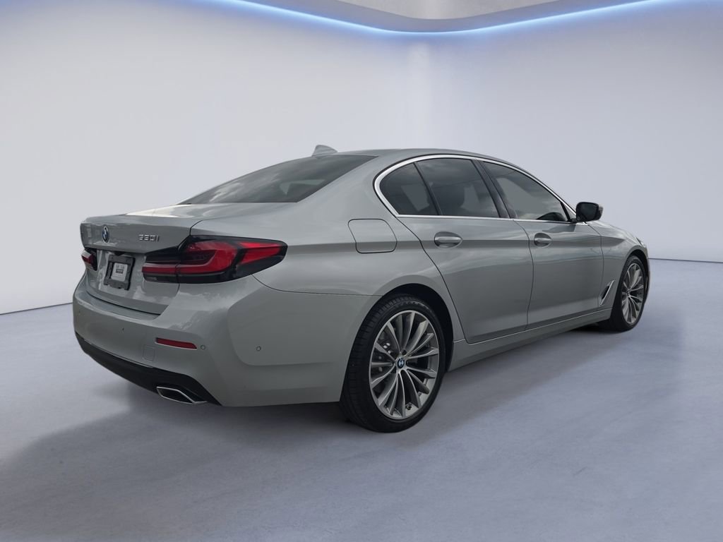 Used 2021 BMW 530i xDrive w/ Premium Package AWD/4WD image 5