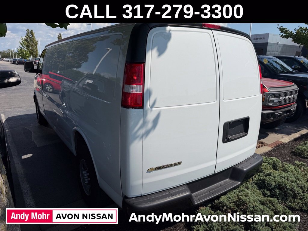 Used 2022 Chevrolet Express 3500 Extended w/ Driver Convenience Package RWD image 4
