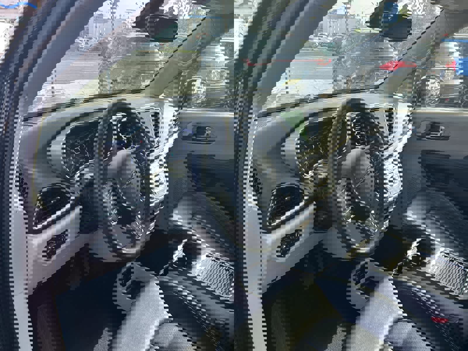 Used 2023 Chrysler Pacifica Touring-L image 14