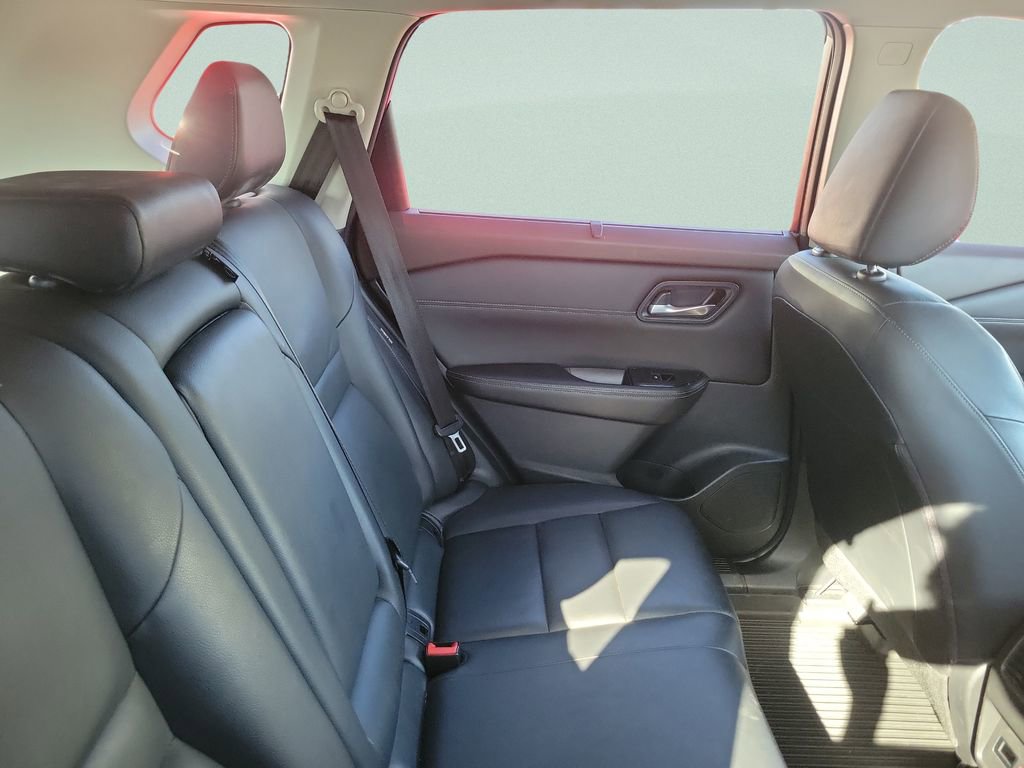 Used 2023 Nissan Rogue SL w/ SL Premium Package image 8