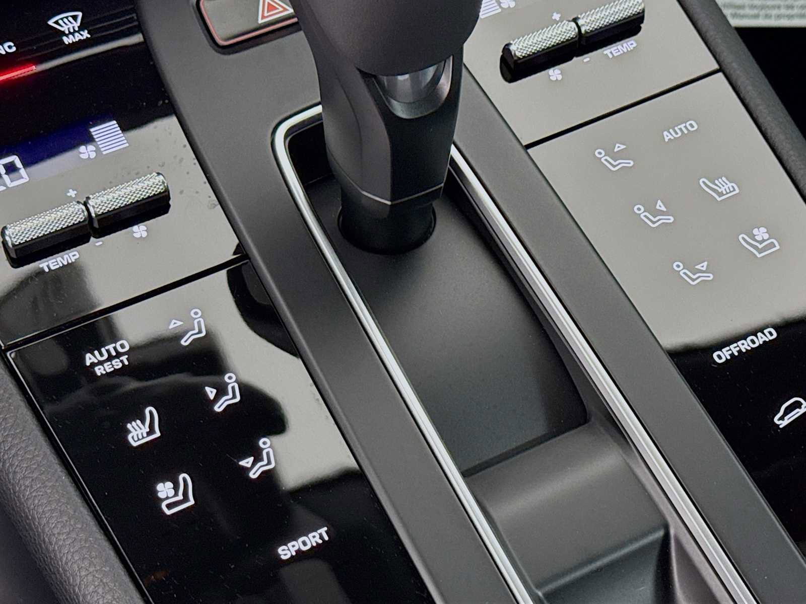 New 2026 Porsche Macan AWD/4WD image 21