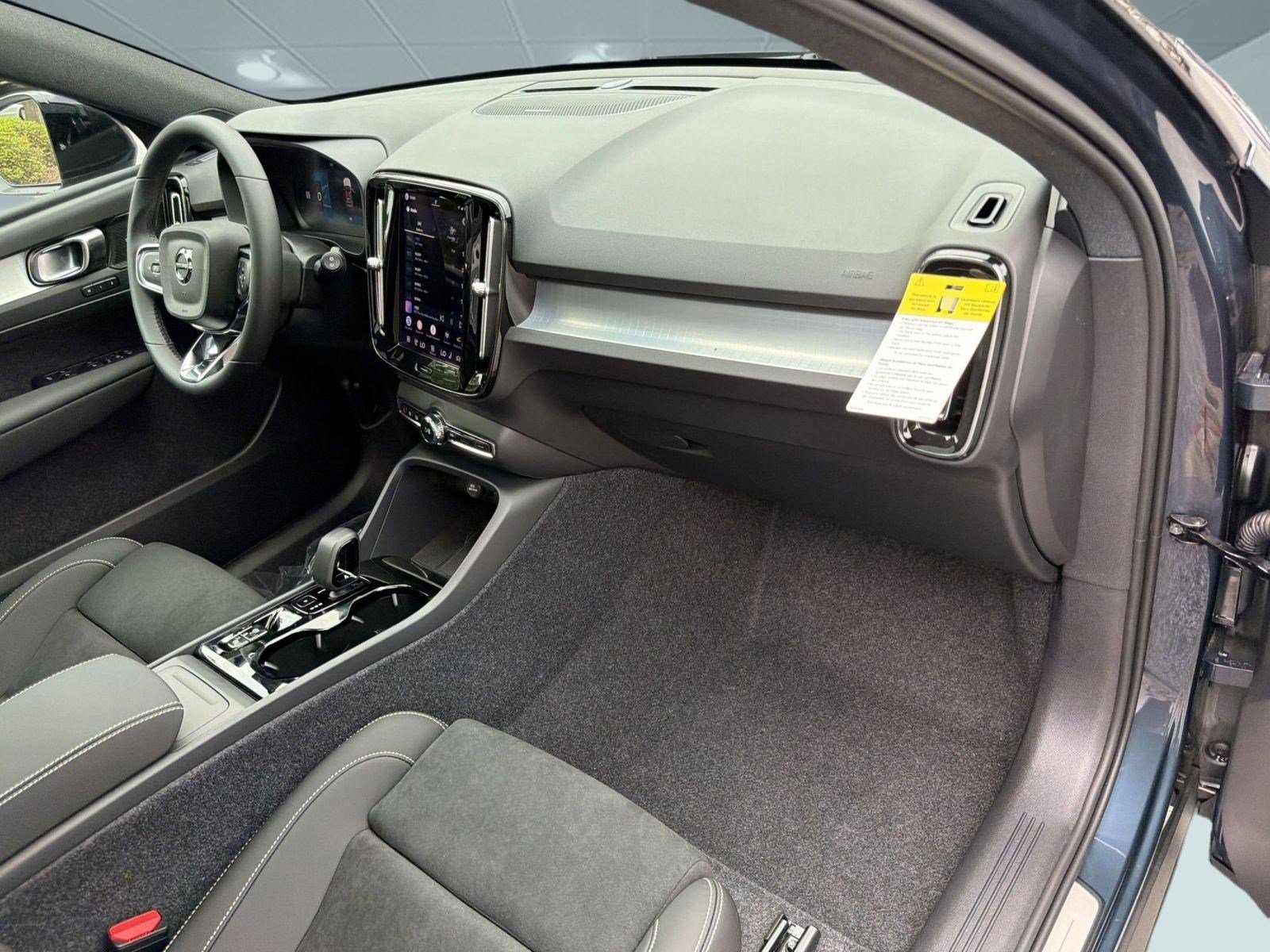 New 2026 Volvo XC40 B5 Ultra w/ Protection Package Premier AWD/4WD image 31