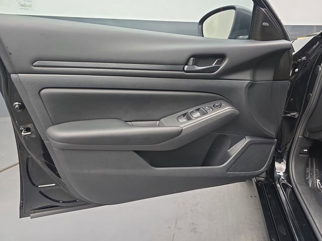 Used 2025 Nissan Altima 2.5 S image 23