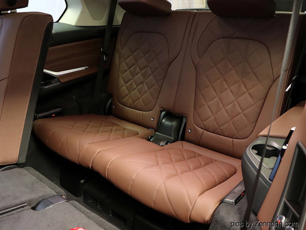 Used 2026 BMW X7 xDrive40i image 27