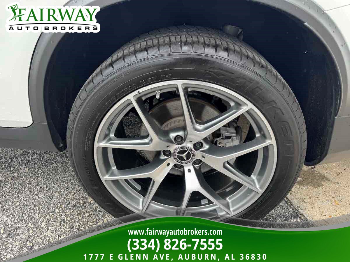 Used 2023 Mercedes-Benz GLC 300 4MATIC Coupe image 33