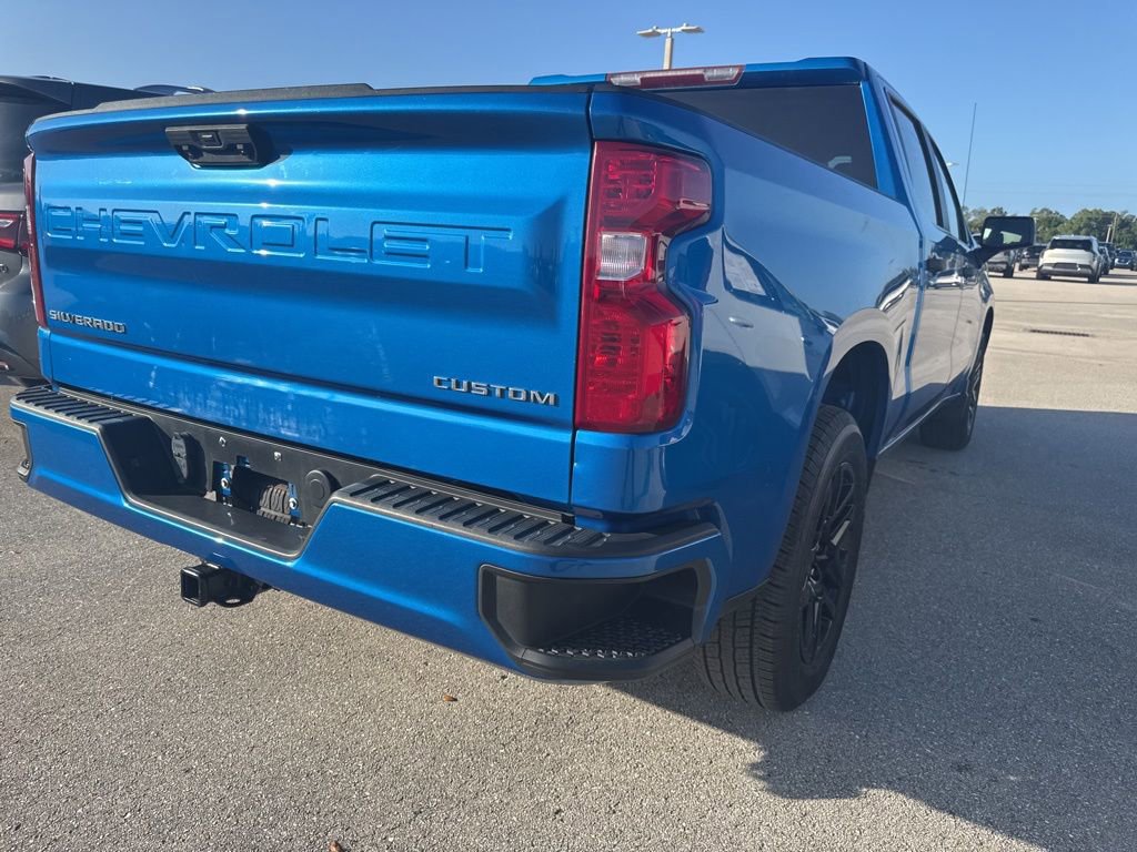 Used 2023 Chevrolet Silverado 1500 Custom image 3