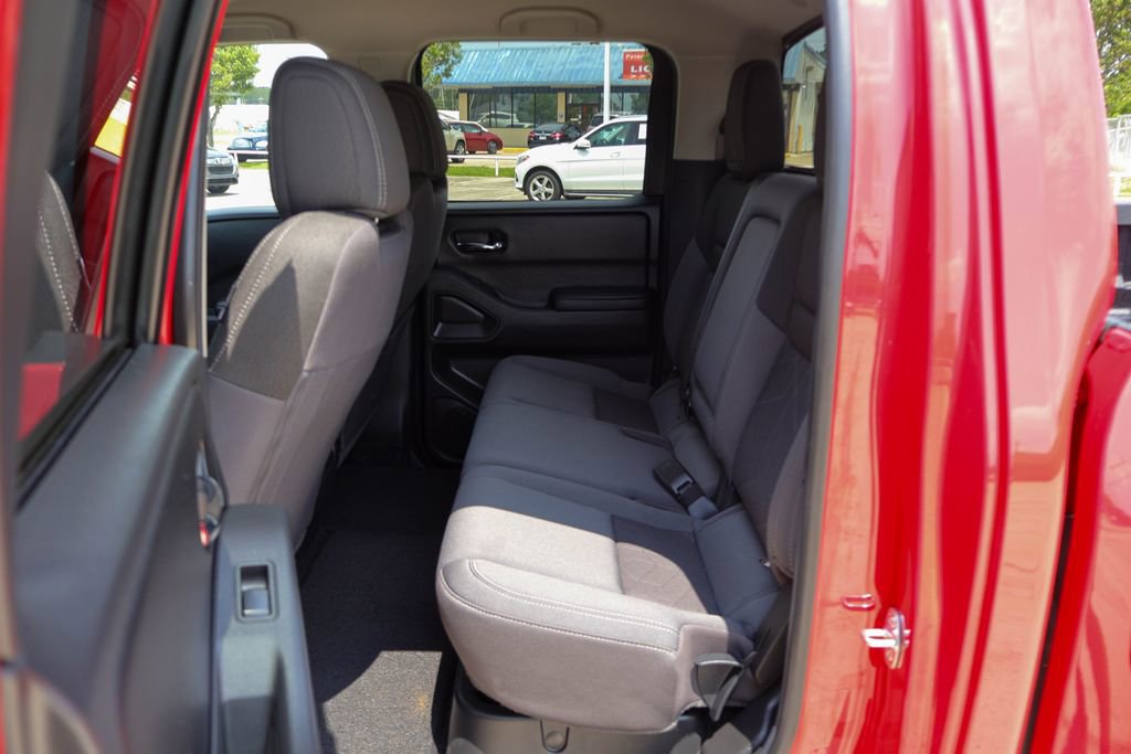 Used 2026 Nissan Frontier SV RWD image 9