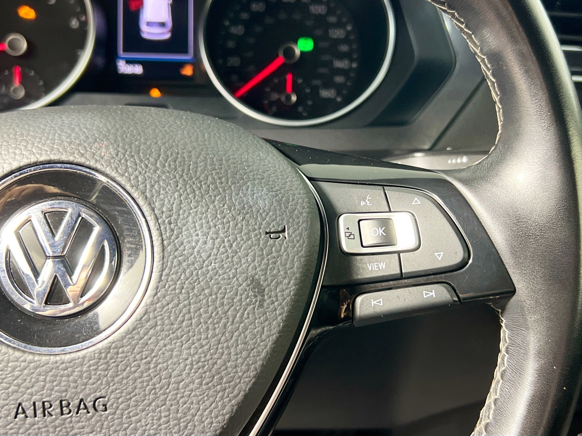 Used 2021 Volkswagen Tiguan SE R-Line image 19