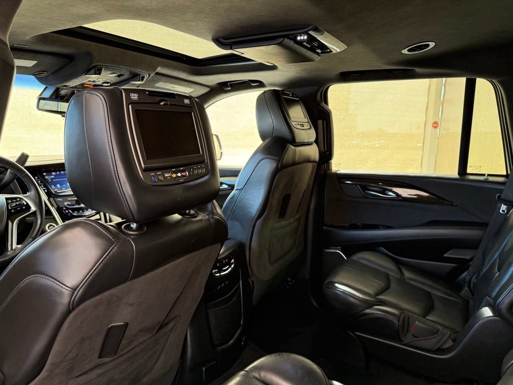 Used 2018 Cadillac Escalade Platinum AWD/4WD image 22