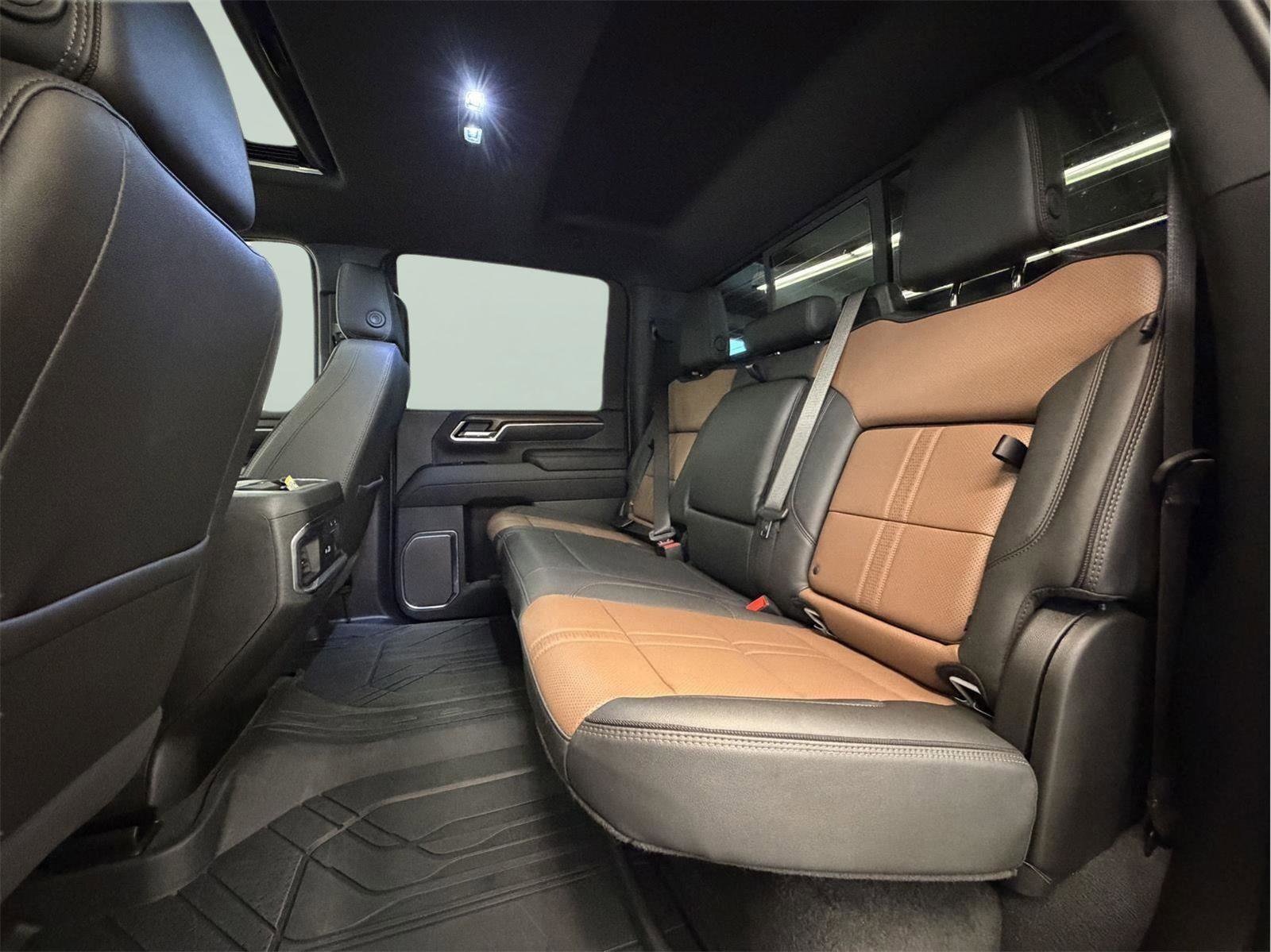 Certified 2025 Chevrolet Silverado 2500 High Country w/ Technology Package AWD/4WD image 32