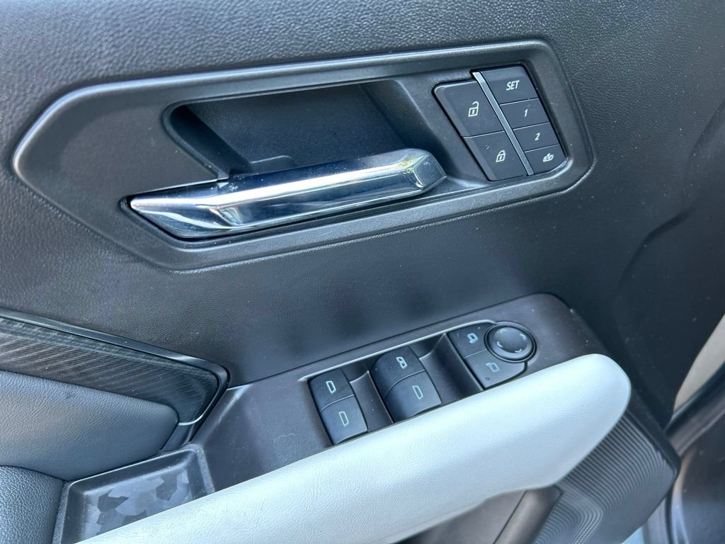 Used 2025 GMC Canyon AT4 w/ AT4X Package AWD/4WD image 13