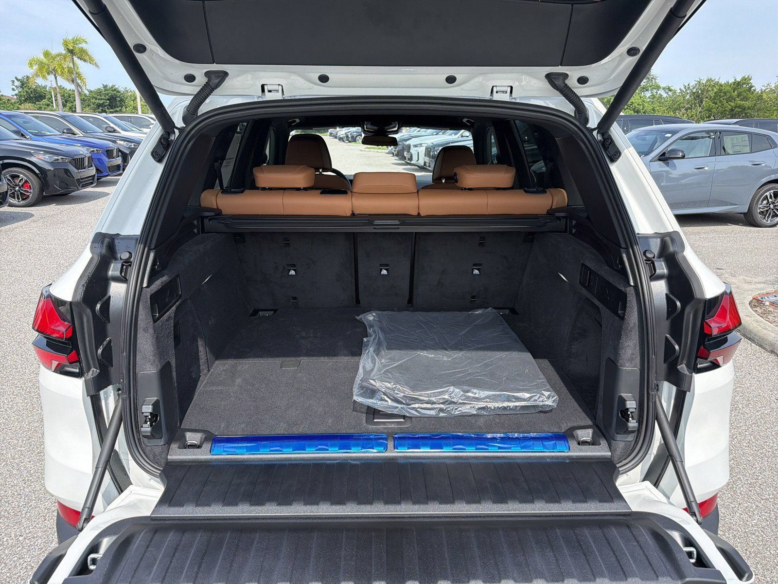 New 2026 BMW X5 xDrive50e AWD/4WD image 12