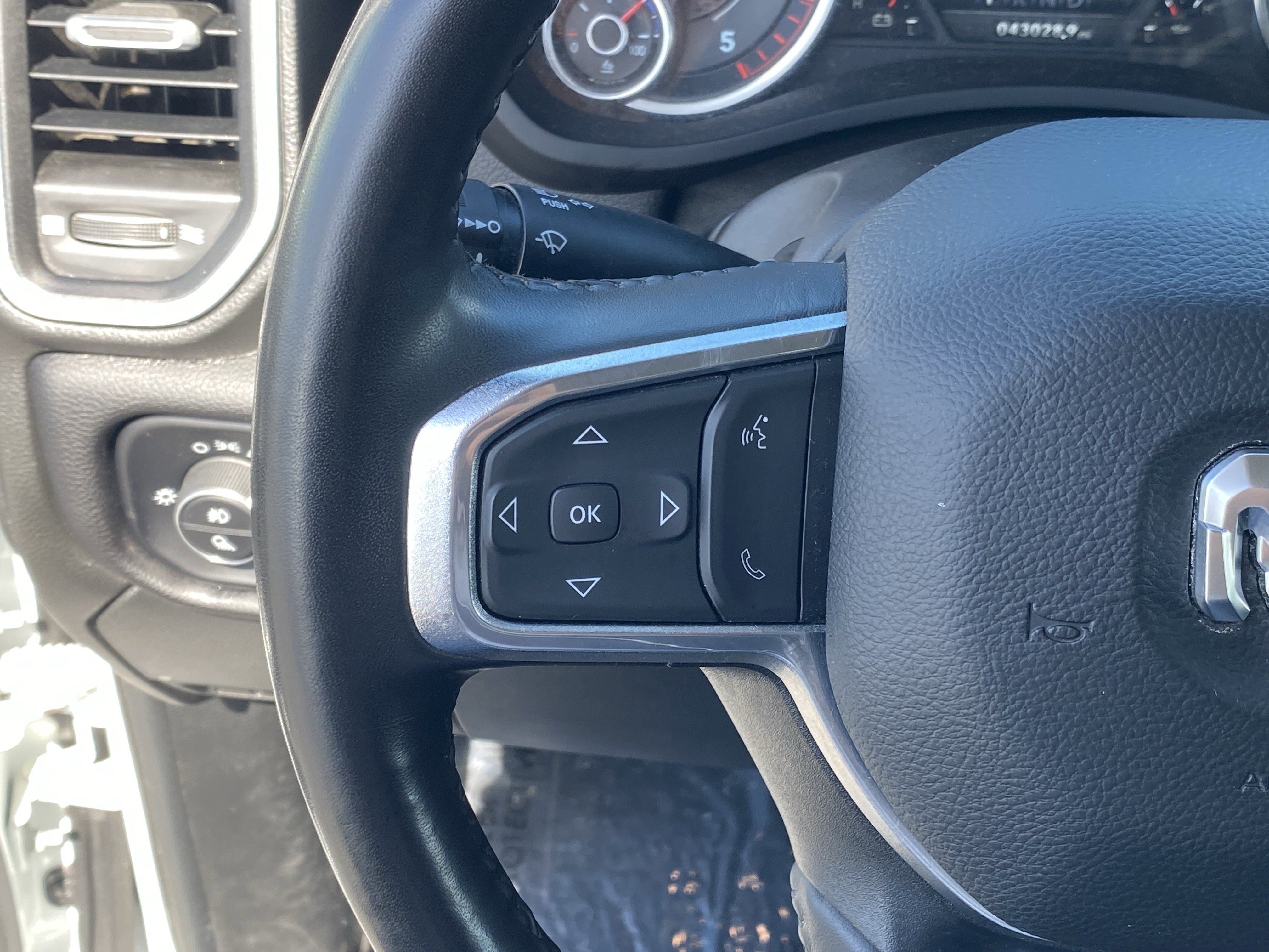 Used 2024 RAM 2500 Laramie image 27