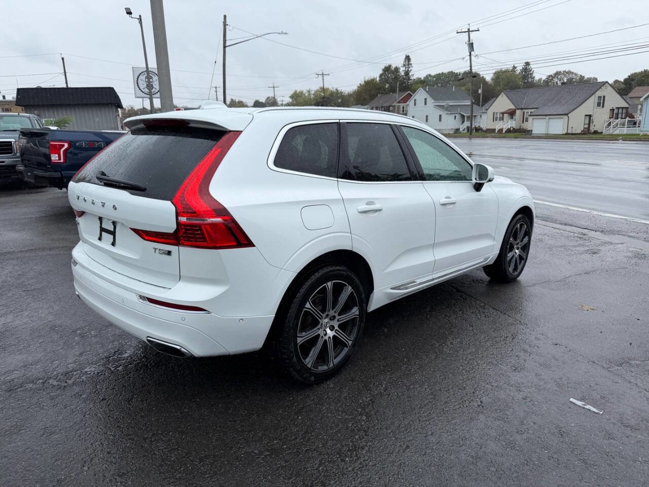 Used 2019 Volvo XC60 T5 Inscription w/ Protection Package Premier image 5