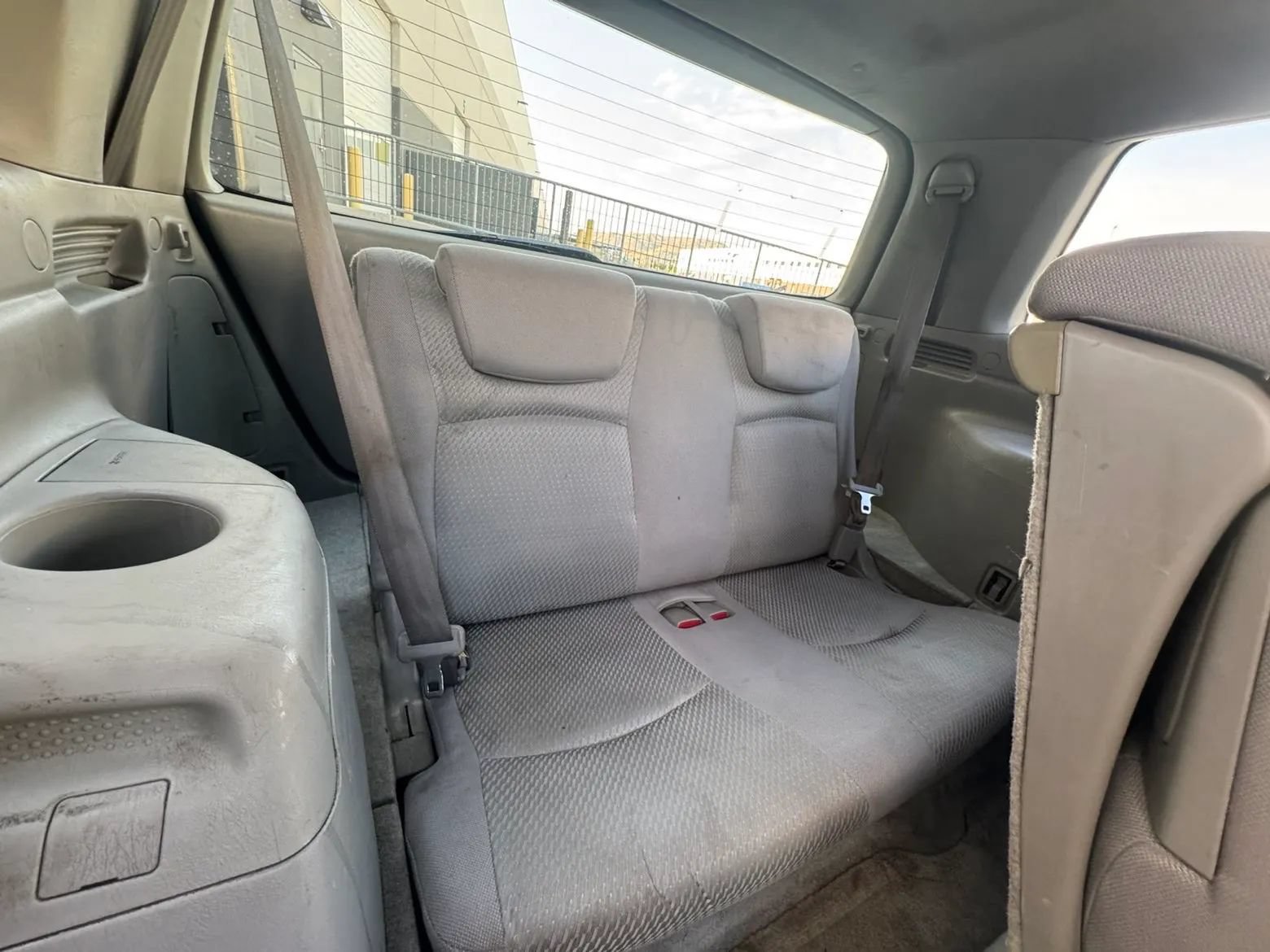 Used 2005 Toyota Highlander 2WD V6 w/ 3rd Row image 14