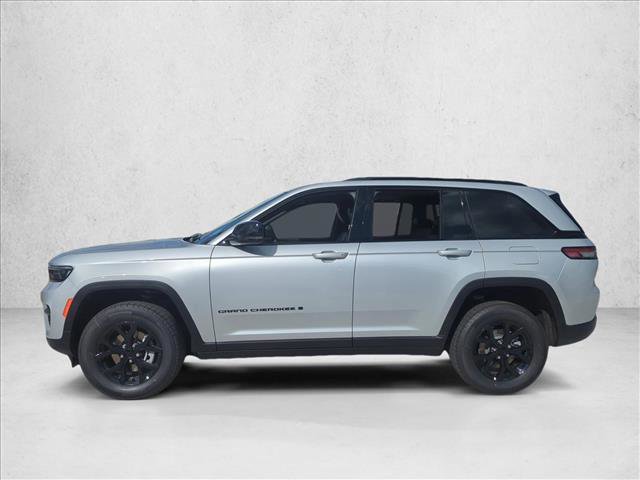 New 2025 Jeep Grand Cherokee Altitude image 4