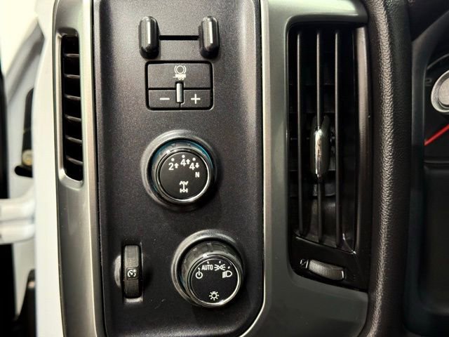 Used 2017 Chevrolet Silverado 2500 LT image 33