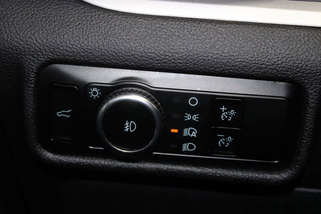 Used 2023 Ford Explorer XLT w/ Equipment Group 202A image 44