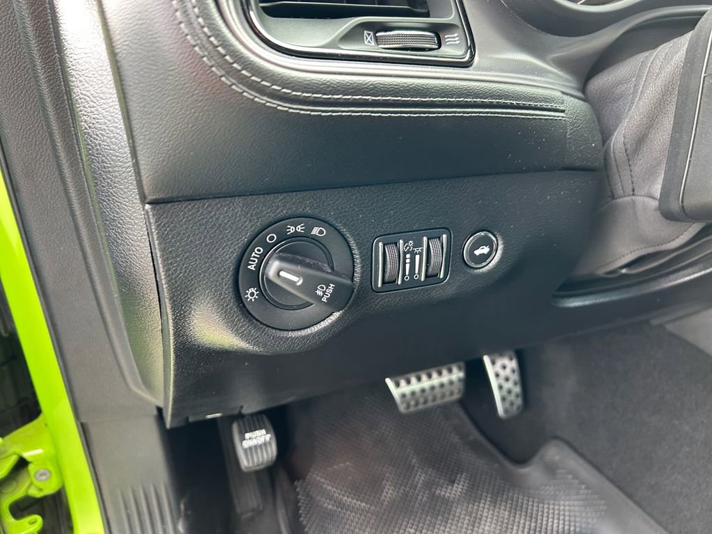 Used 2023 Dodge Challenger R/T w/ Plus Package image 21