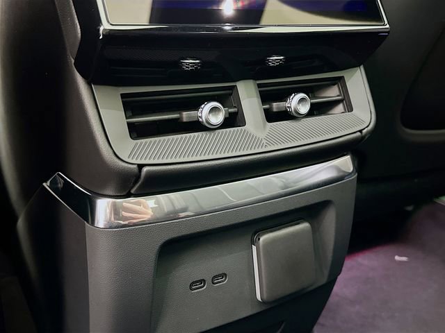 New 2026 Cadillac Vistiq Sport image 15