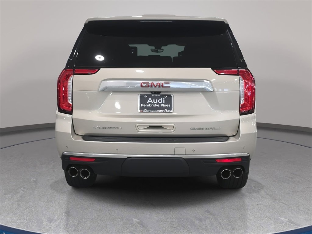 Used 2021 GMC Yukon Denali w/ Denali Premium Package image 7