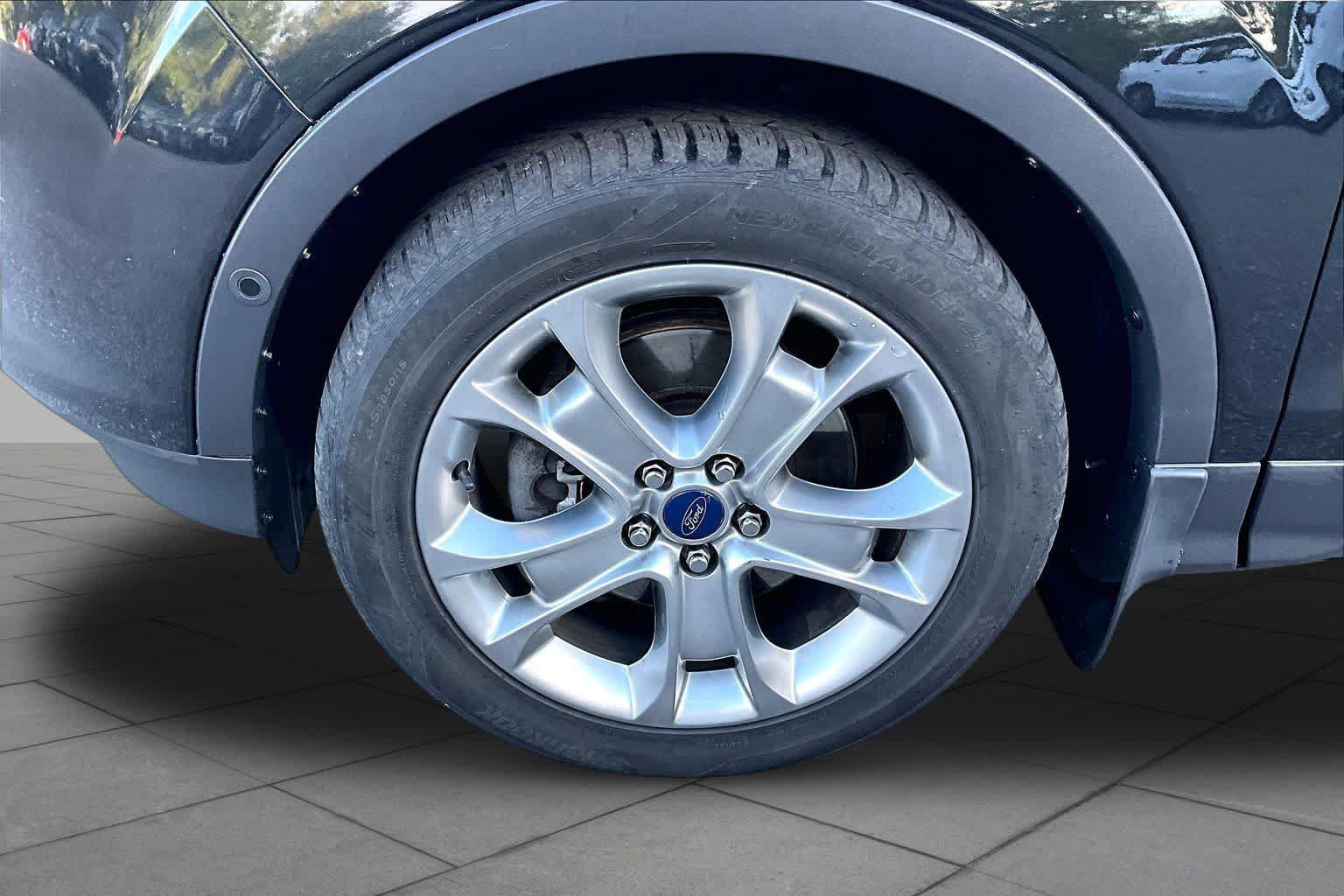 Used 2015 Ford Escape Titanium w/ Equipment Group 301A AWD/4WD image 11