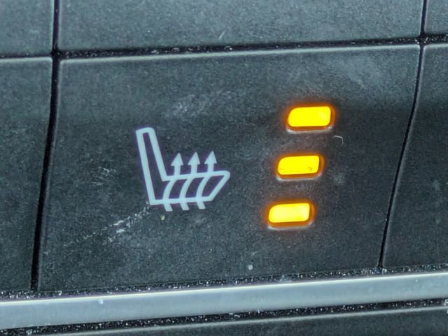 Used 2024 Jeep Wrangler Sahara image 29