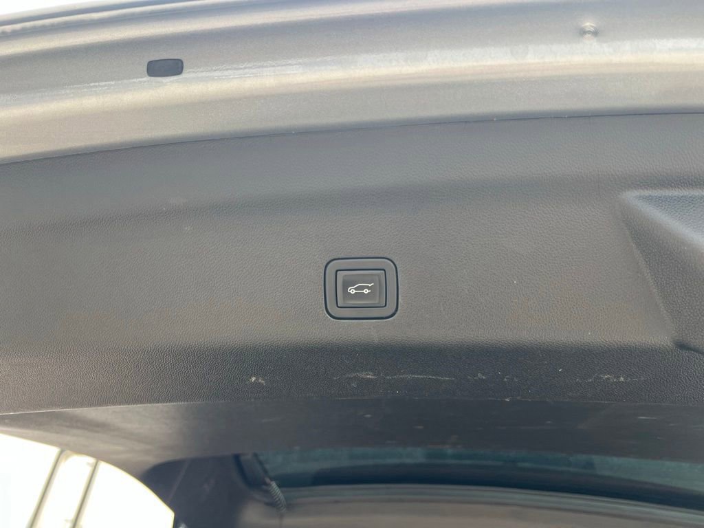 Used 2024 Chevrolet Tahoe LT RWD image 13