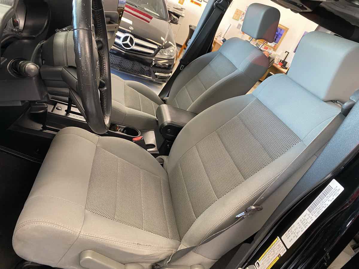Used 2009 Jeep Wrangler Unlimited Sahara w/ Dual Top Group AWD/4WD image 19