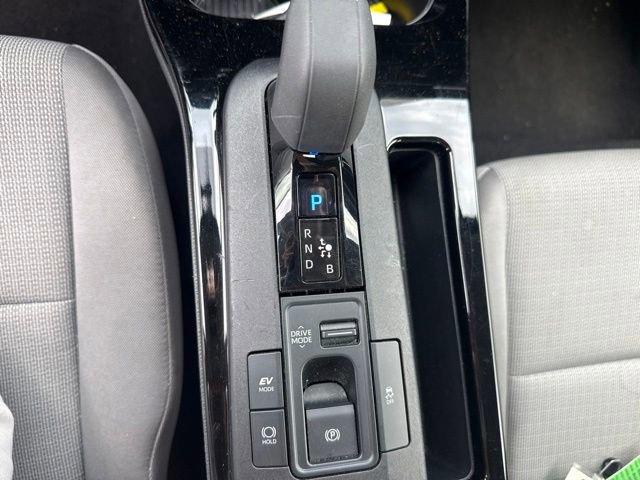 Used 2024 Toyota Prius LE FWD image 21